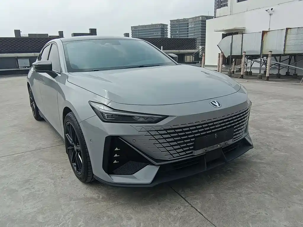 Changan UNI-V 2022 Model 1.5T Sports Edition