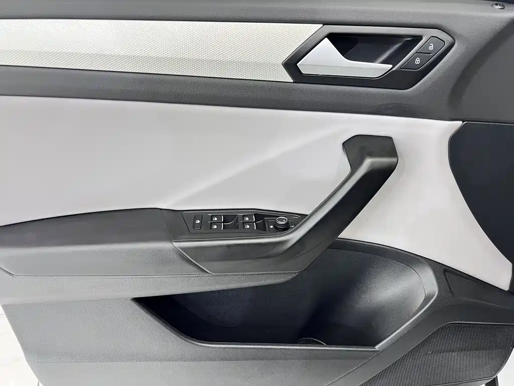 T-ROC 2023 280TSI DSG Two-Wheel Drive Time Version