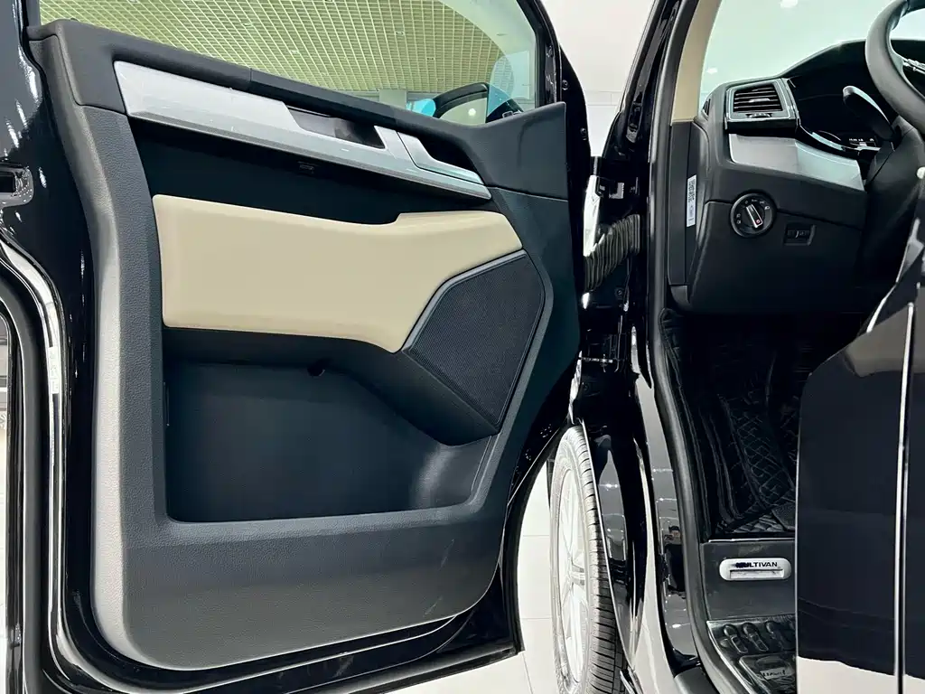 Mighty 2016 2.0TSI 4x4 Premium Edition 6-seater