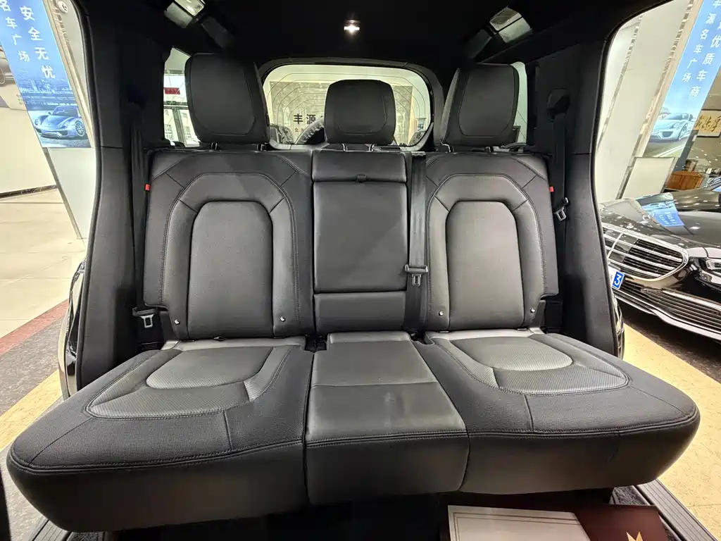 Land Rover Defender 2024 110 3.0T P400 X-DYNAMIC HSE