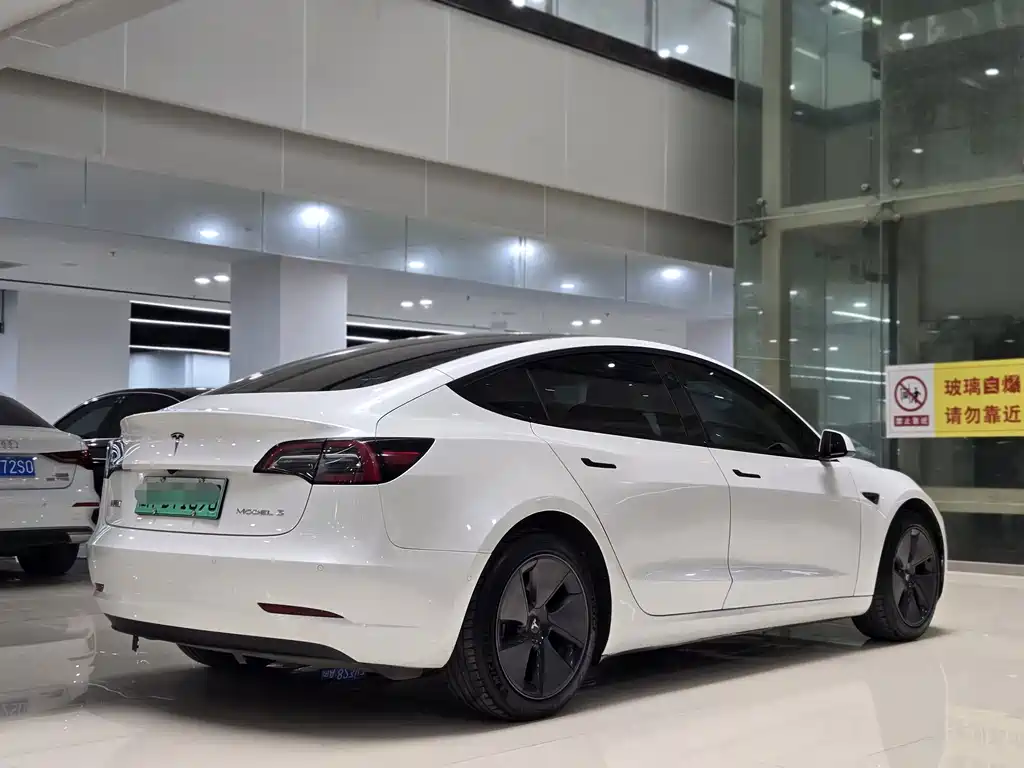 Model 3 Rear-Wheel Drive 2022