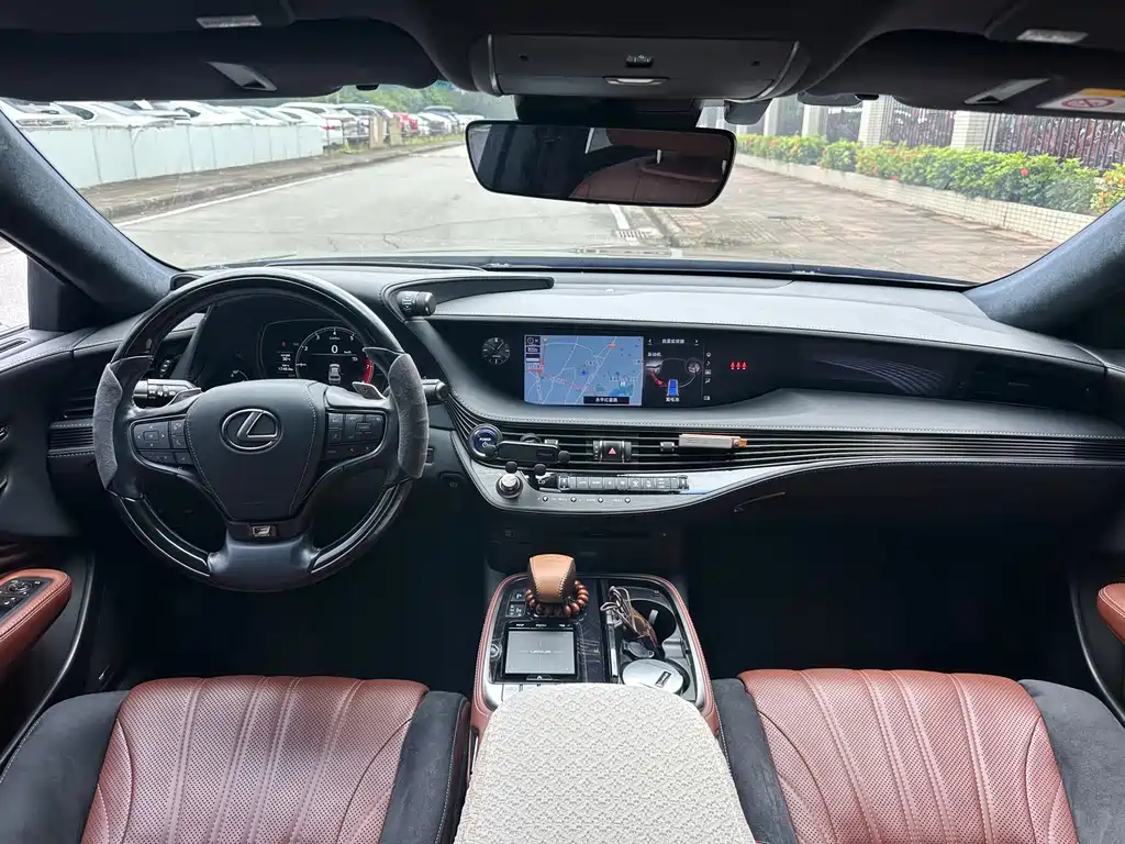 Lexus LS 2018 500h Executive Edition National VI