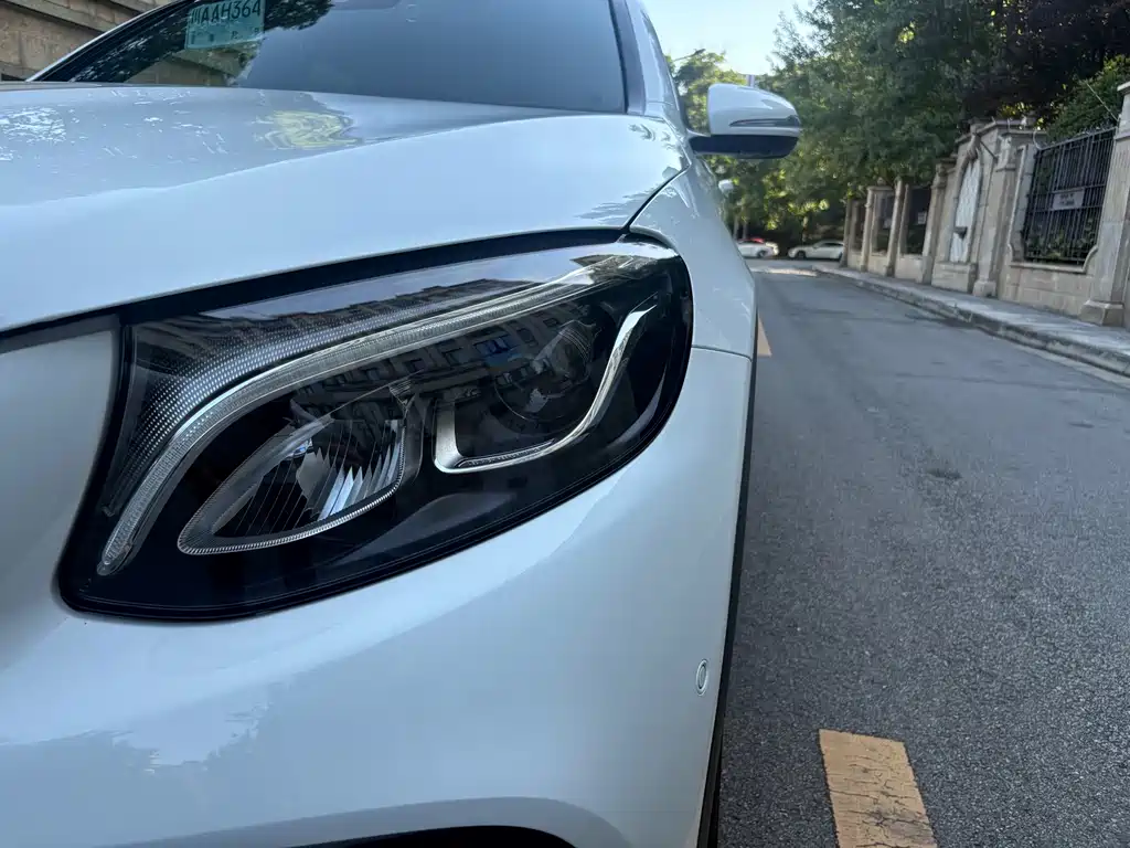 Mercedes GLC 2017 GLC 260 4MATIC Luxury Edition