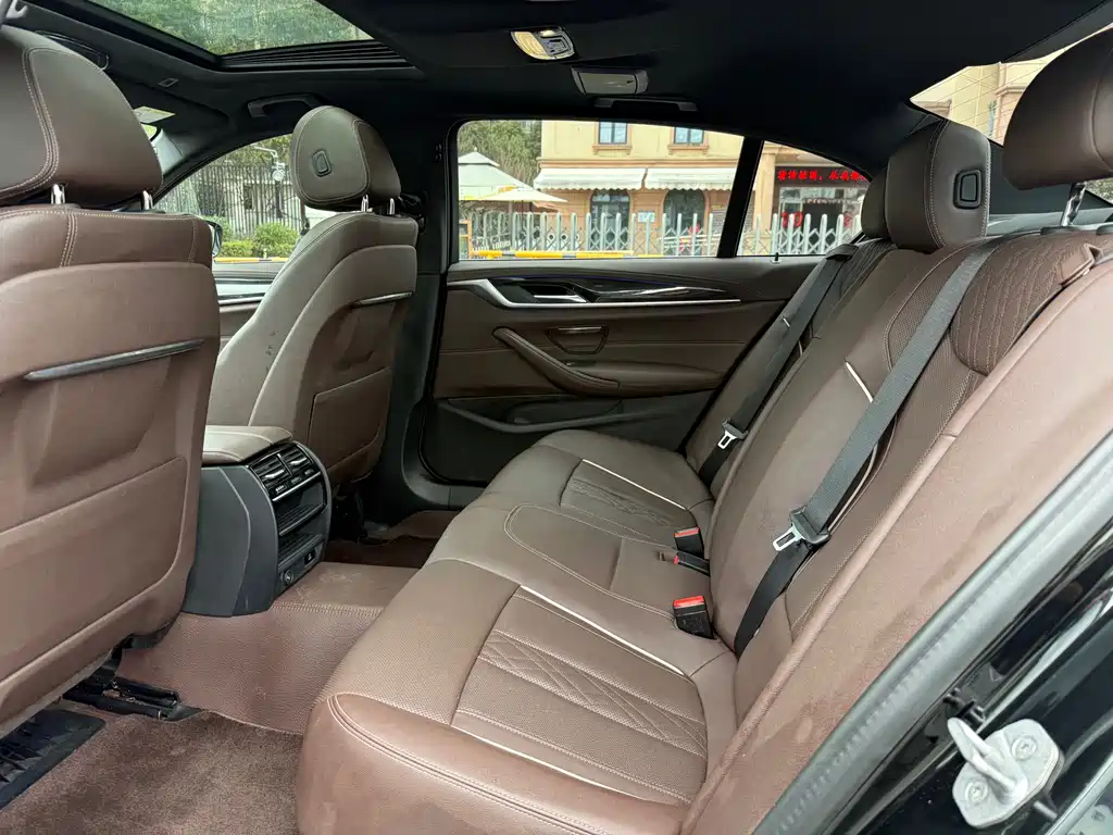 BMW 5 Series 2022 525Li M Sport Package