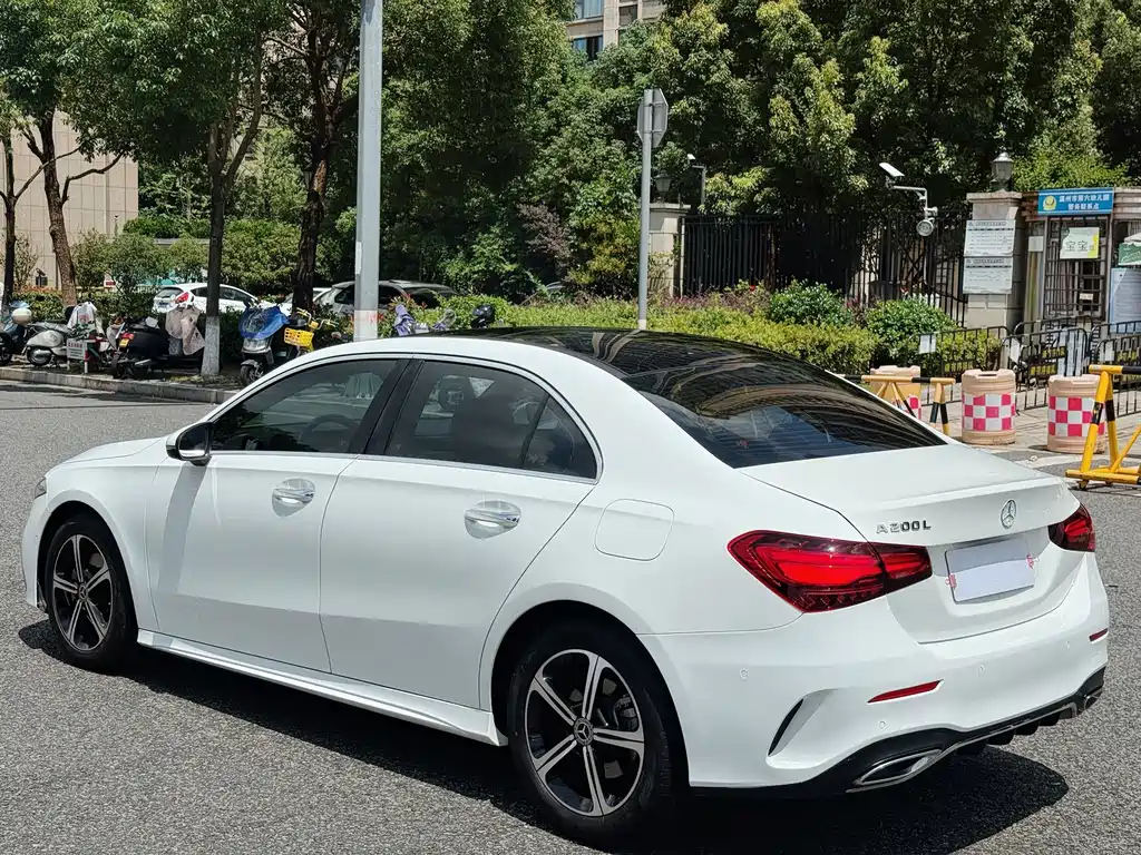 Mercedes-Benz A-Class 2023 A 200 L Fashion Edition