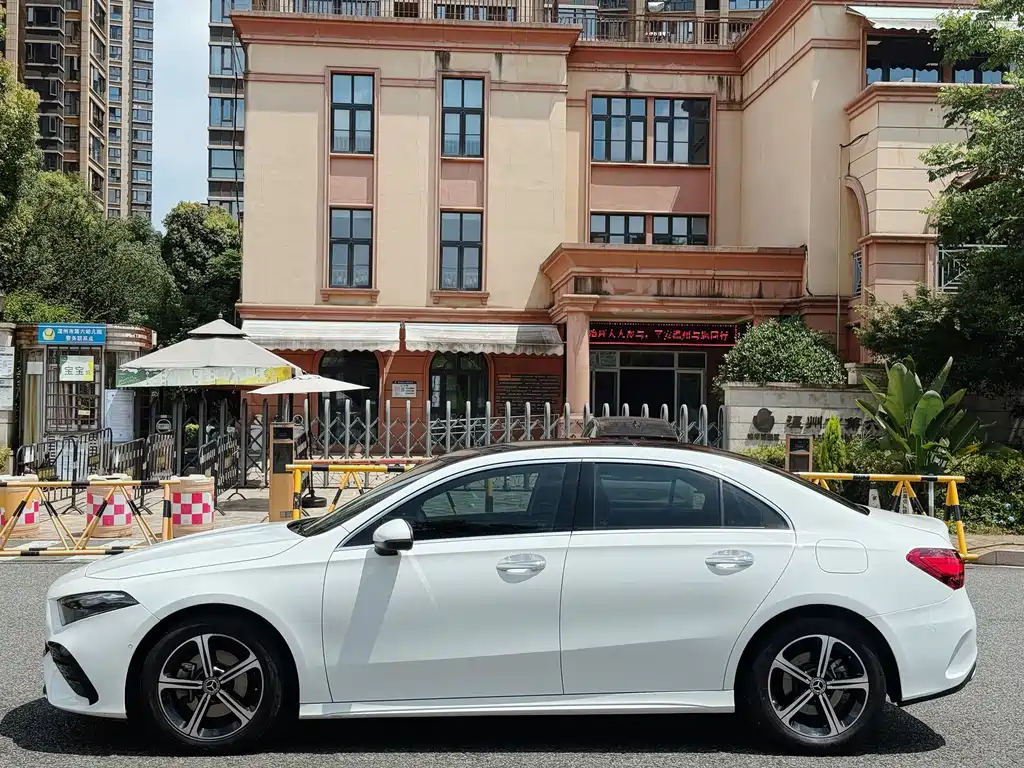 Mercedes-Benz A-Class 2023 A 200 L Fashion Edition