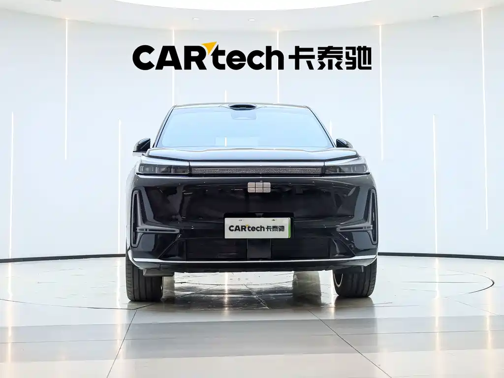 Galaxy M9 2025 Edition 210km All-Wheel Drive Leading Edition