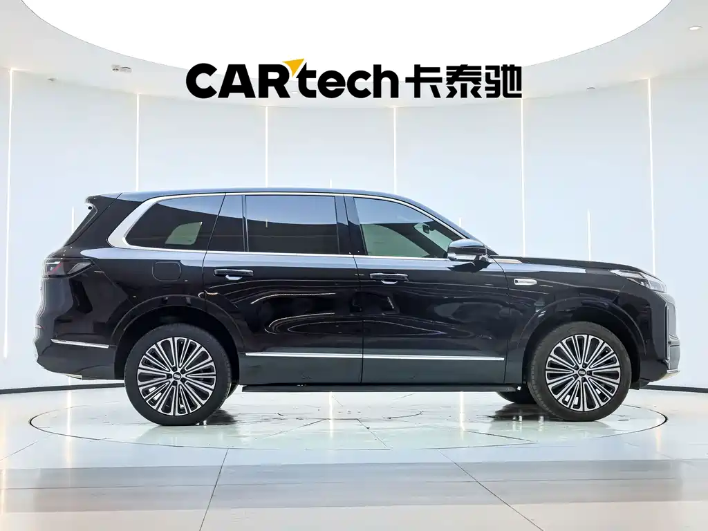 Galaxy M9 2025 Edition 210km All-Wheel Drive Leading Edition