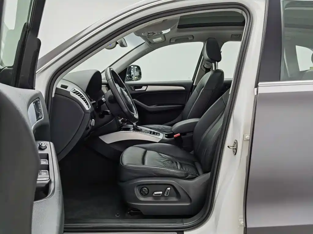 Audi Q5 2013 model 40 TFSI Technology Edition