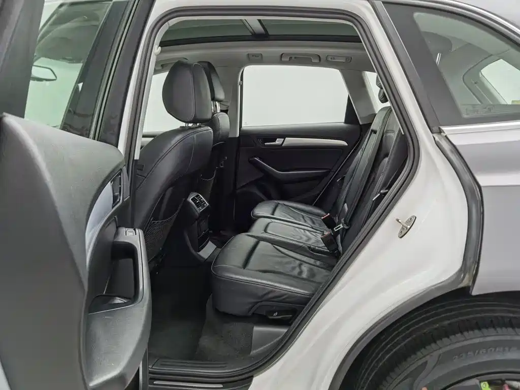 Audi Q5 2013 model 40 TFSI Technology Edition