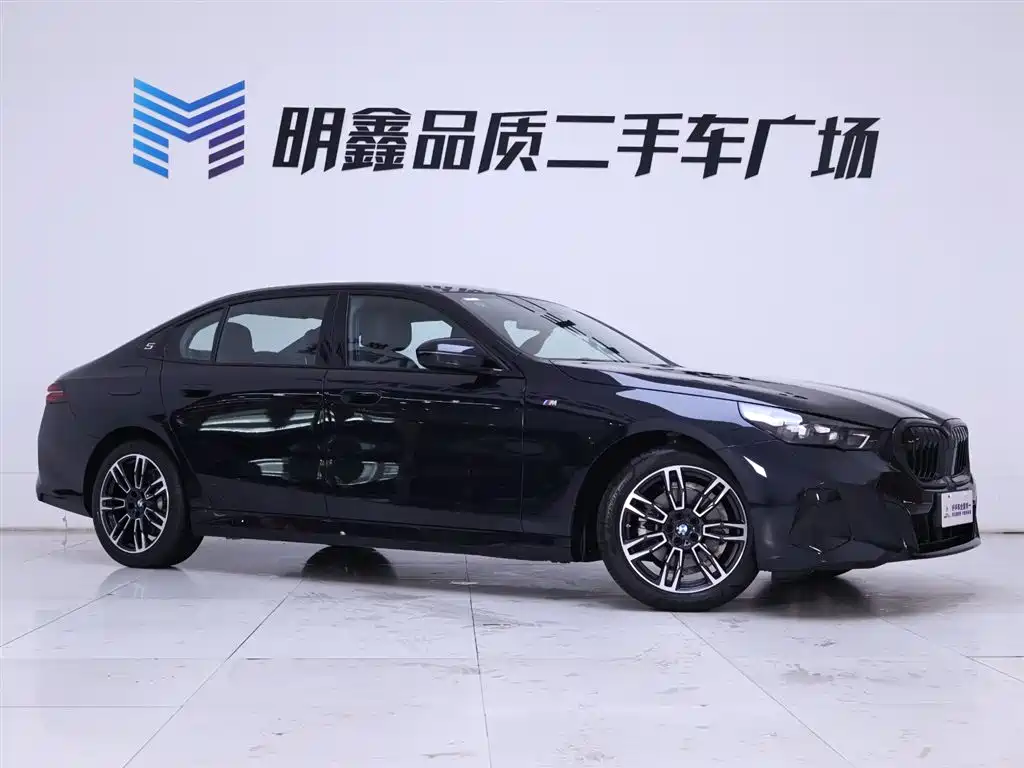 BMW 5 Series 2025 525Li M Sport Package
