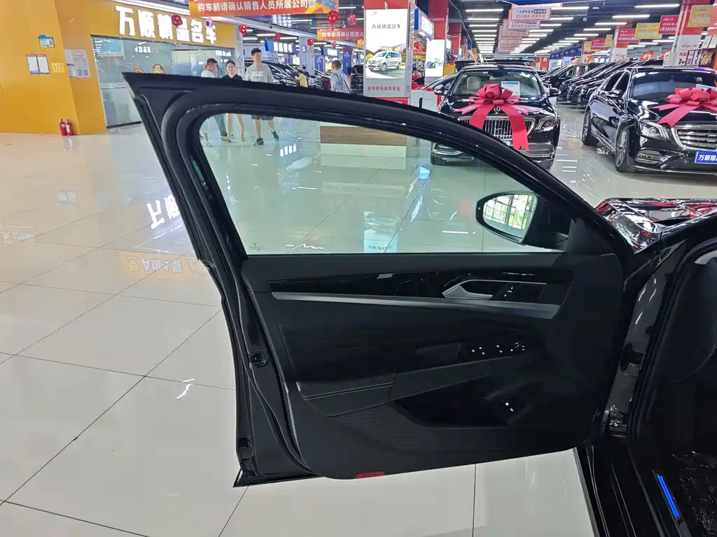 Passat PHEV 2025 430 Hybrid Business Edition