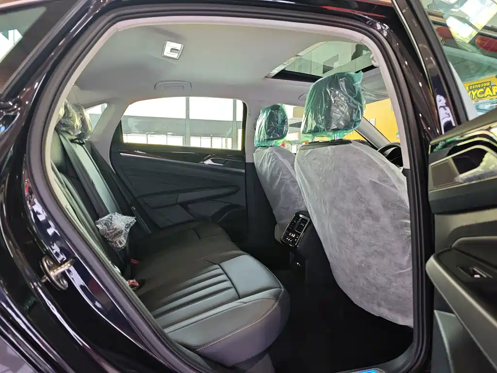 Passat PHEV 2025 430 Hybrid Business Edition