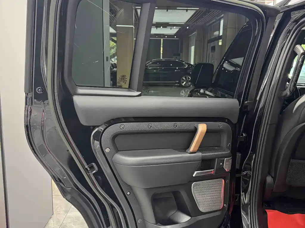 Land Rover Defender 2023 130 3.0T P400 HSE