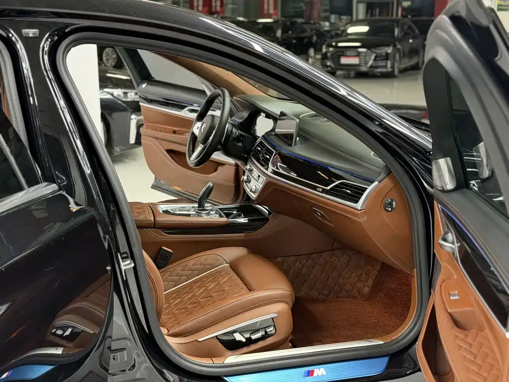 BMW 7 Series 2019 740Li xDrive Executive M Sport Package