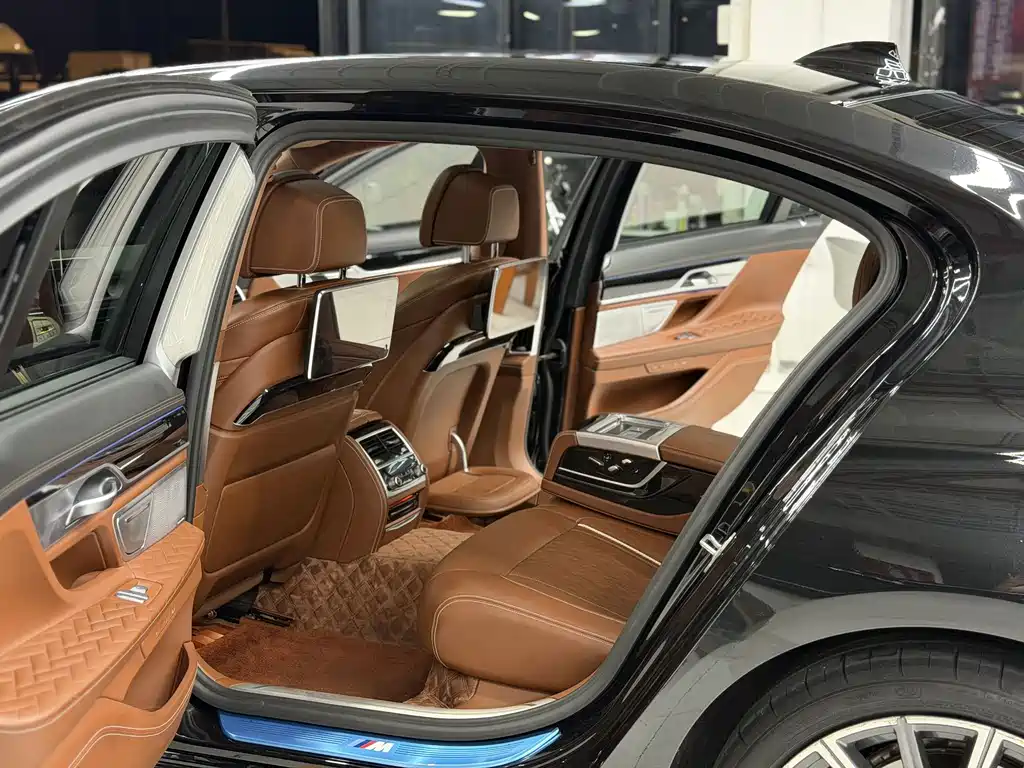BMW 7 Series 2019 740Li xDrive Executive M Sport Package