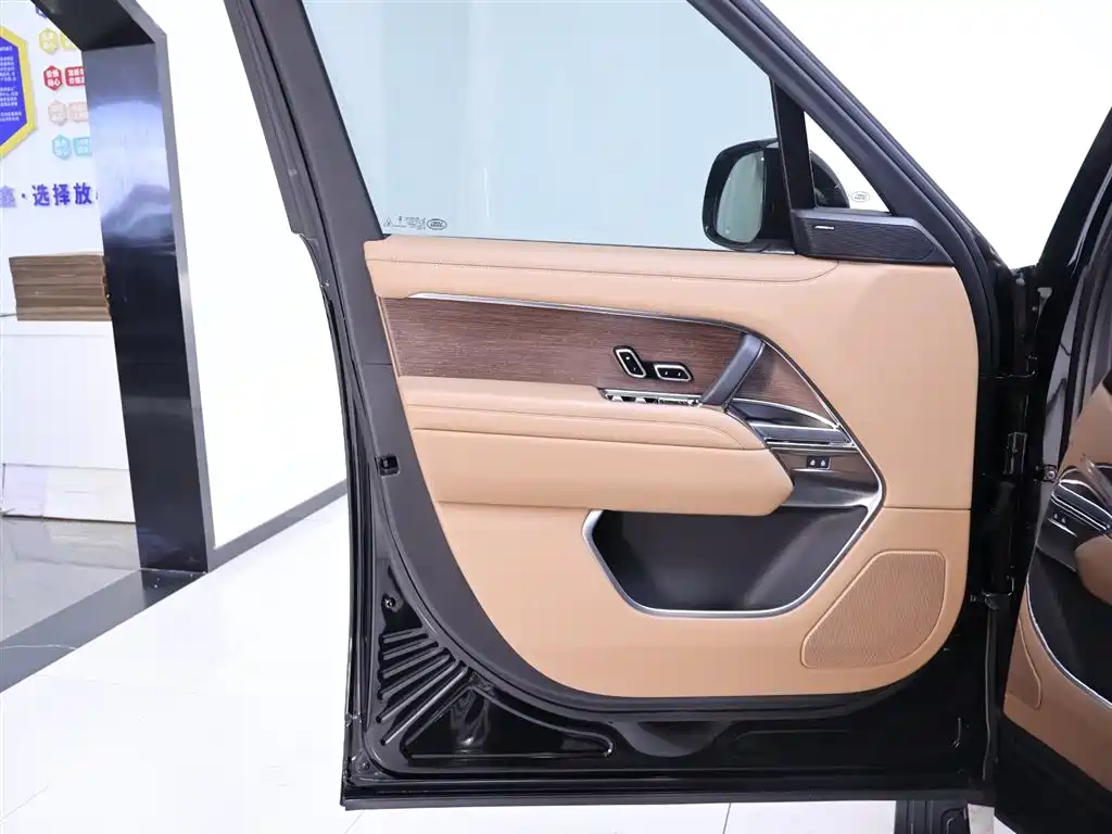 Range Rover 2025 Edition 3.0 L6 360PS Grand Edition