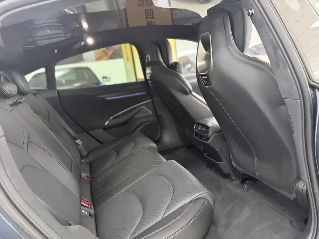 Xiaomi SU7 2024 Edition Four-Wheel Drive Max Founders' Edition