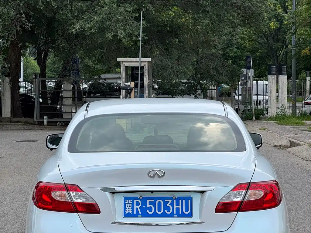 Infiniti Q70 2015款 Q70L 2.5L Enjoyment Edition