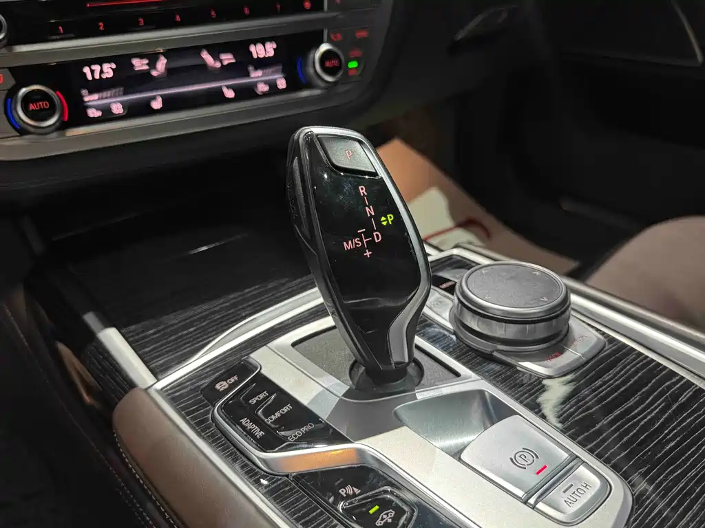 BMW 7 Series 2019 740Li Leading Edition M Sport Package