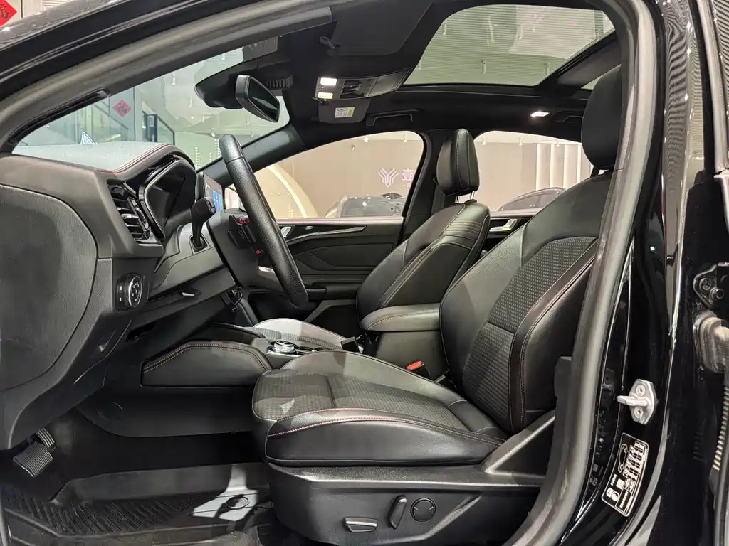Ford Focus 2021 Two-door EcoBoost 180 Automatic ST Line
