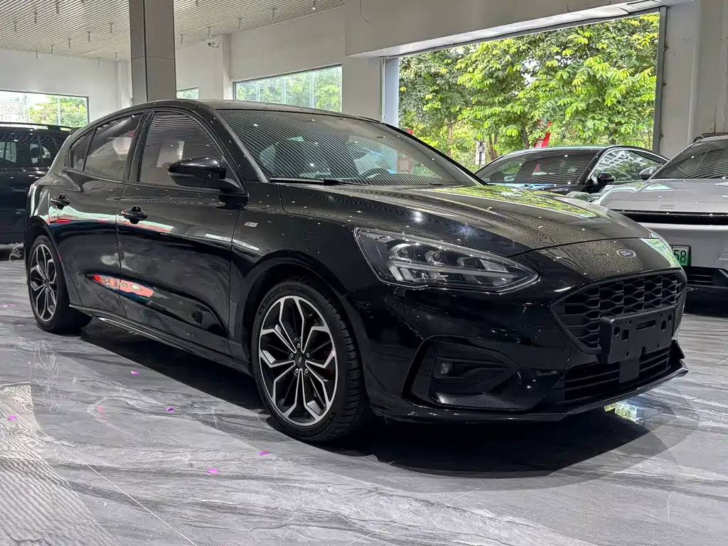 Ford Focus 2021 Two-door EcoBoost 180 Automatic ST Line