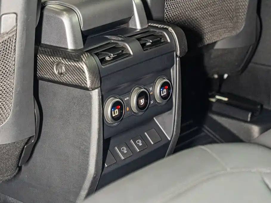 Land Rover Defender 2023 Edition 110 5.0T V8