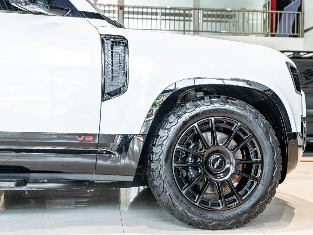 Land Rover Defender 2023 Edition 110 5.0T V8