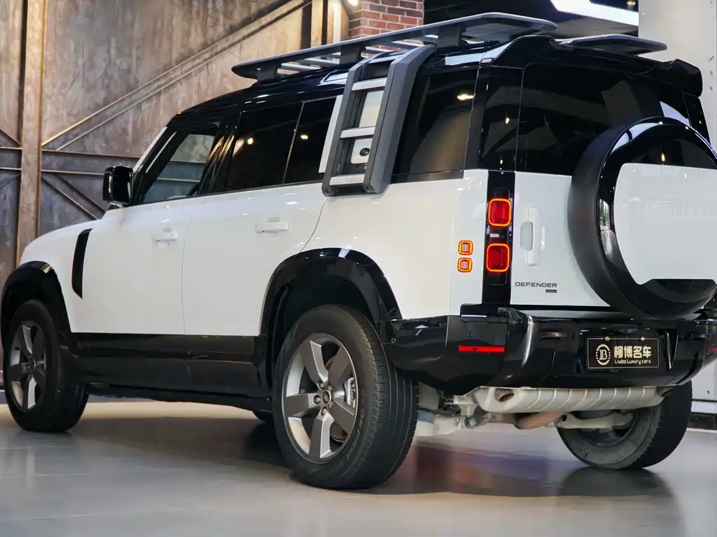 Land Rover Defender 2023 Model 110 3.0T P400 X-DYNAMIC HSE