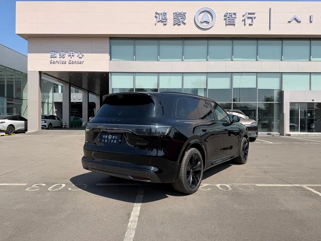 AITO M8 2025 Edition Pure Electric Ultra 5-Seat All-Wheel Drive (192-line LiDAR)