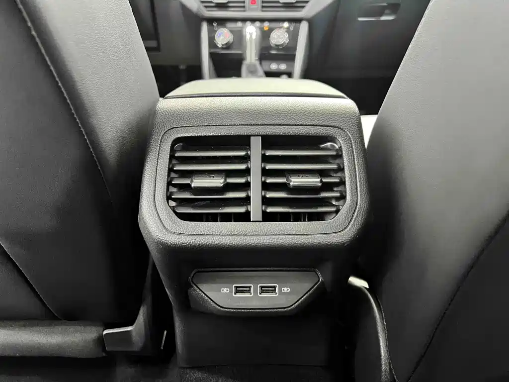 Bora 2023 200TSI DSG Smart Travel PRO Edition
