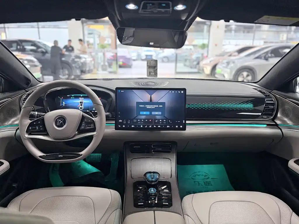 Han 2024 EV Glory Edition 610KM All-Wheel Drive Intelligent Driving Version
