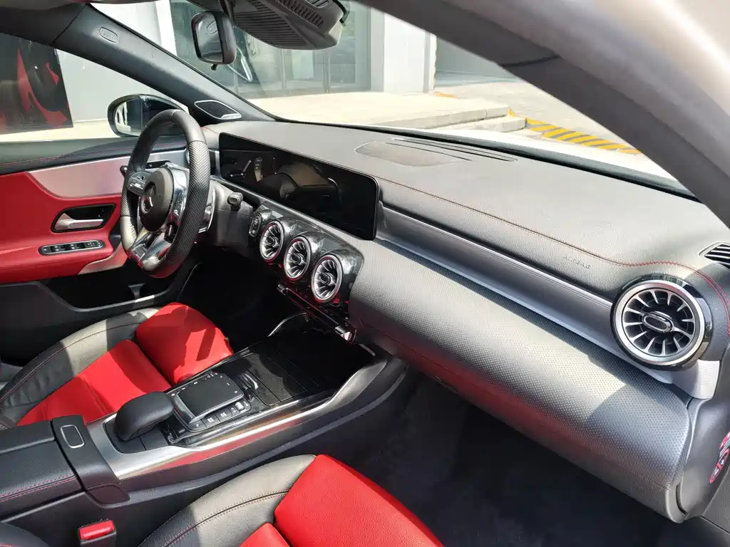 Mercedes-Benz A-Class AMG 2023 4MATIC A 35 L