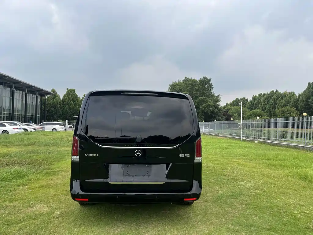 Mercedes-Benz V-Class 2024 300 L Long Wheelbase Prestige Edition