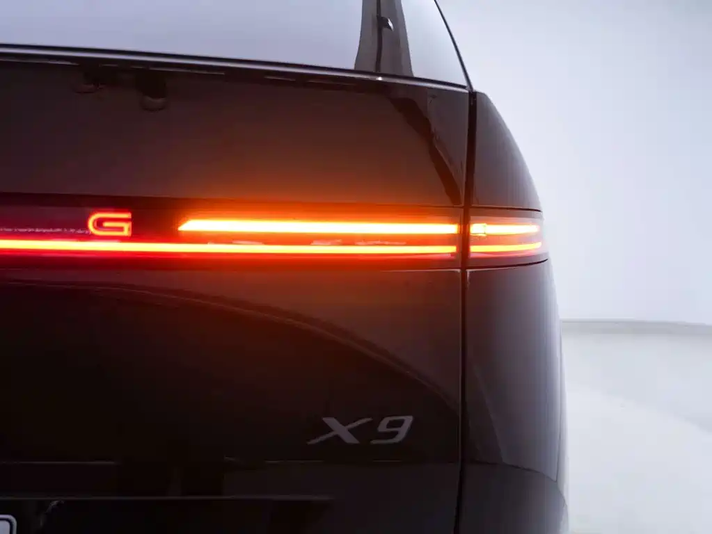 Xpeng X9 2025 Edition Pure Electric 650 Long Range Max