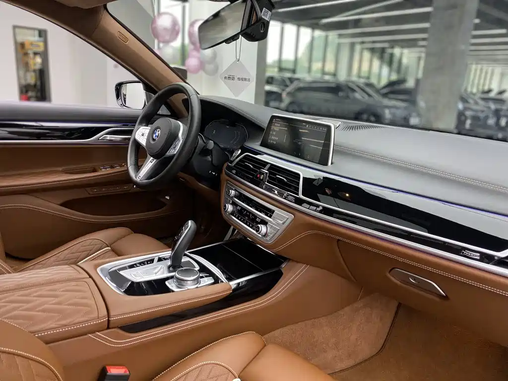 BMW 7 Series 2021 740Li xDrive Executive M Sport Package