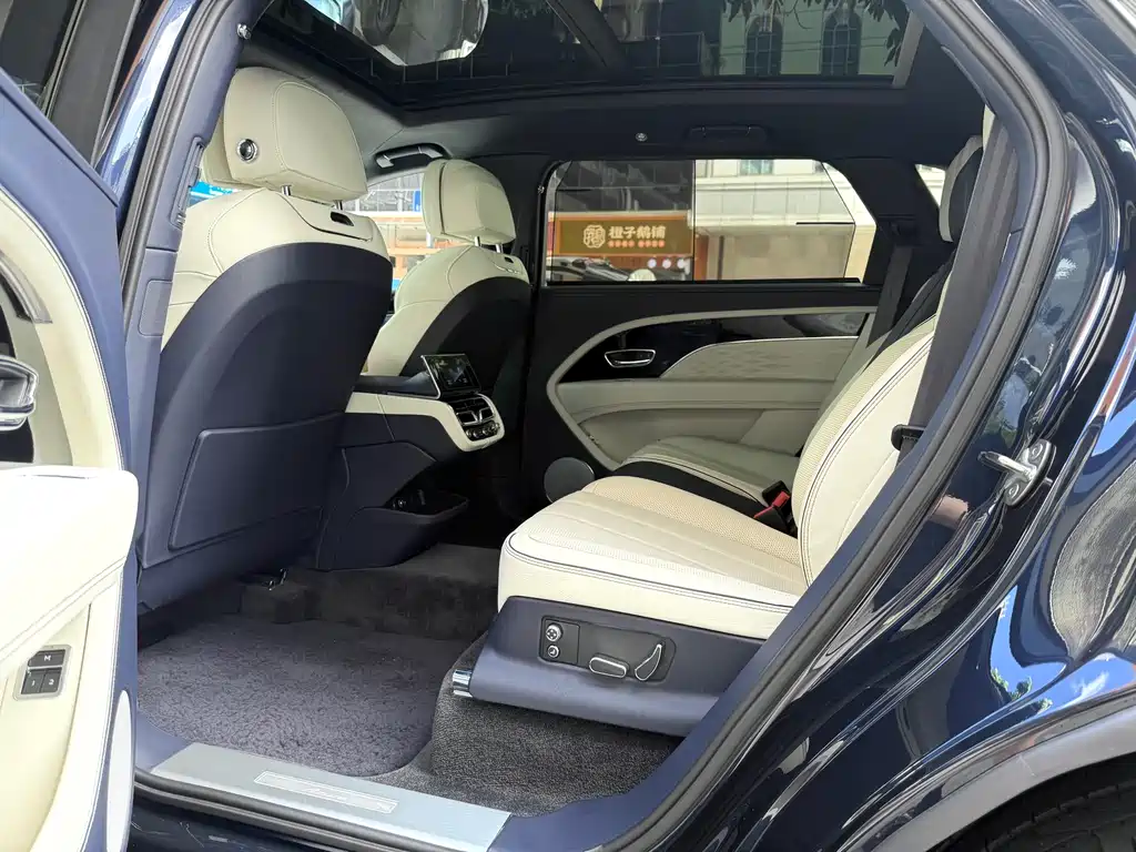 Range Rover 2023 4.0T V8 Long Wheelbase Autobiography Edition