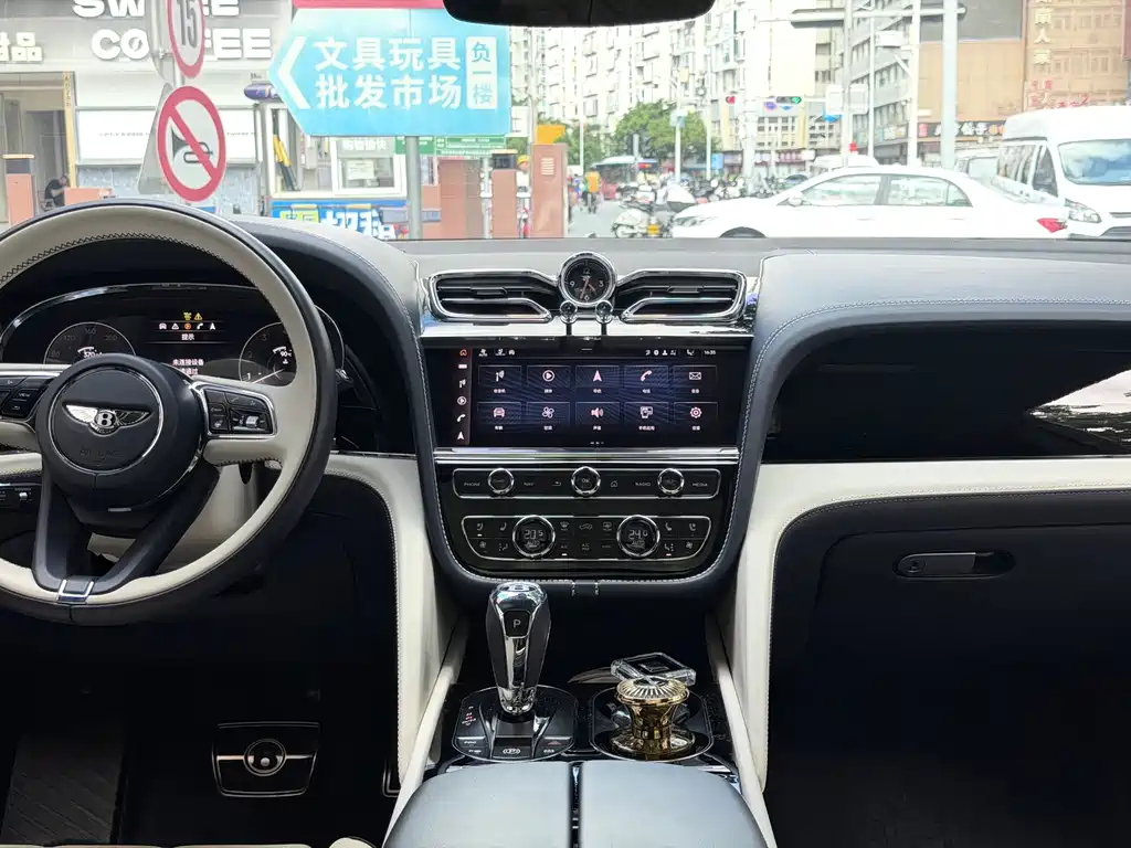Range Rover 2023 4.0T V8 Long Wheelbase Autobiography Edition
