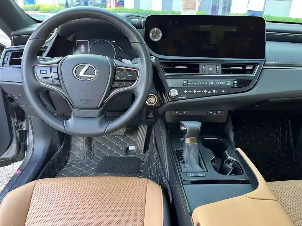 Lexus ES 2022 300h Premium Edition