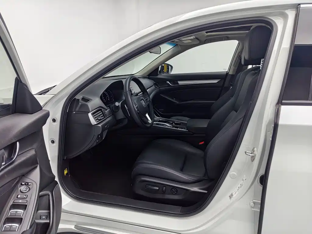 Accord 2018 Sharp Hybrid 2.0L Sharp Lead Edition National VI