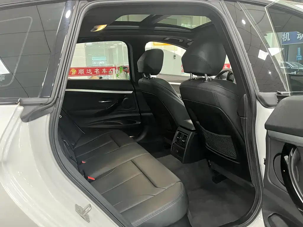BMW 3 Series GT 2019 320i M Sport
