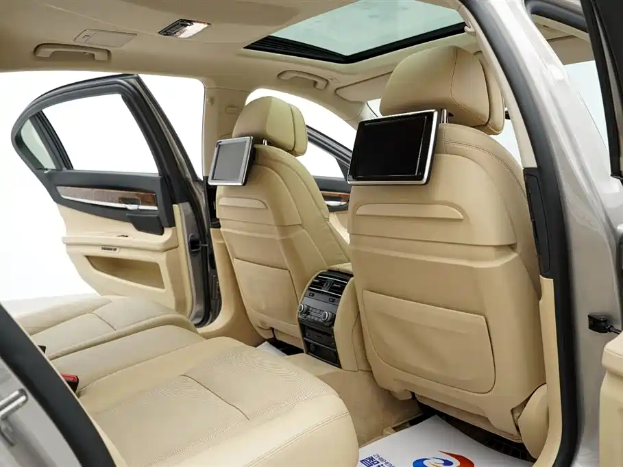 BMW 7 Series 2013 740Li Luxury Edition