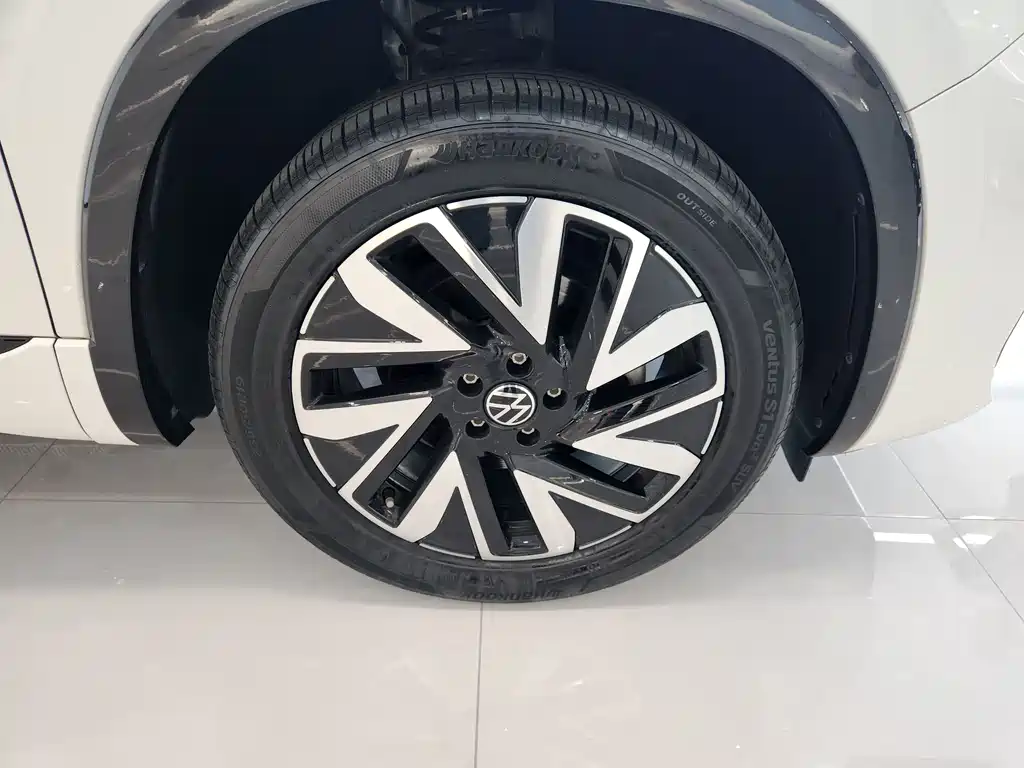 Tayron 2023 380TSI 4x4 R-Line High Energy Edition