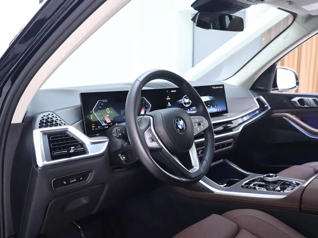BMW X7 2023 xDrive40i Leading Luxury Package
