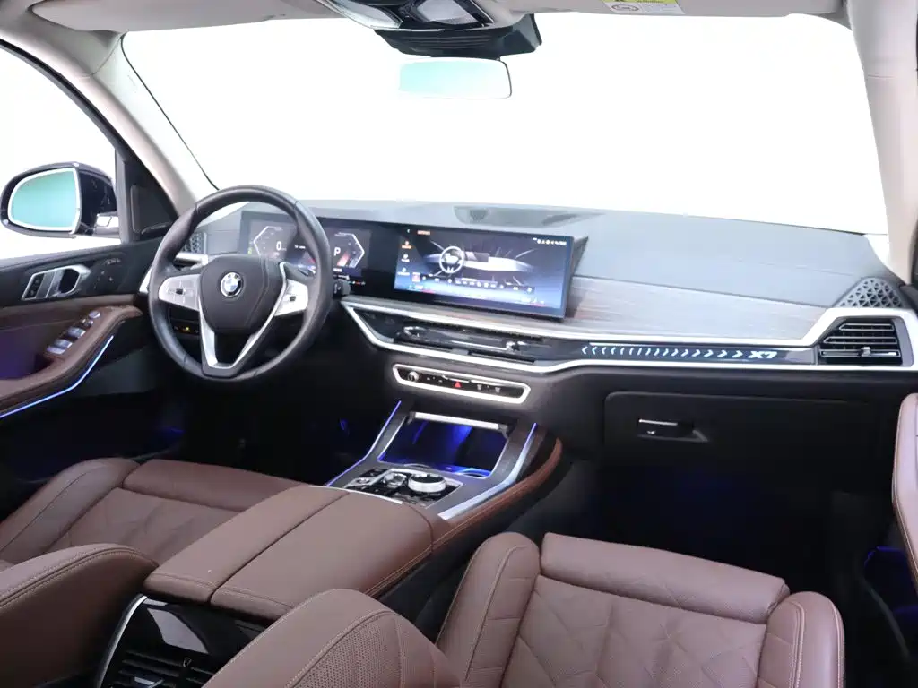 BMW X7 2023 xDrive40i Leading Luxury Package