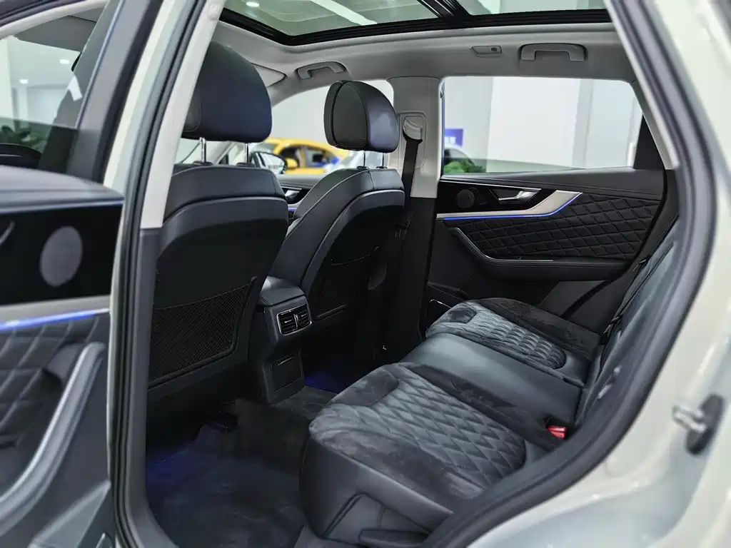 Hongqi HS5 2022 Model 2.0T Zhilian Qixiang 4WD Edition