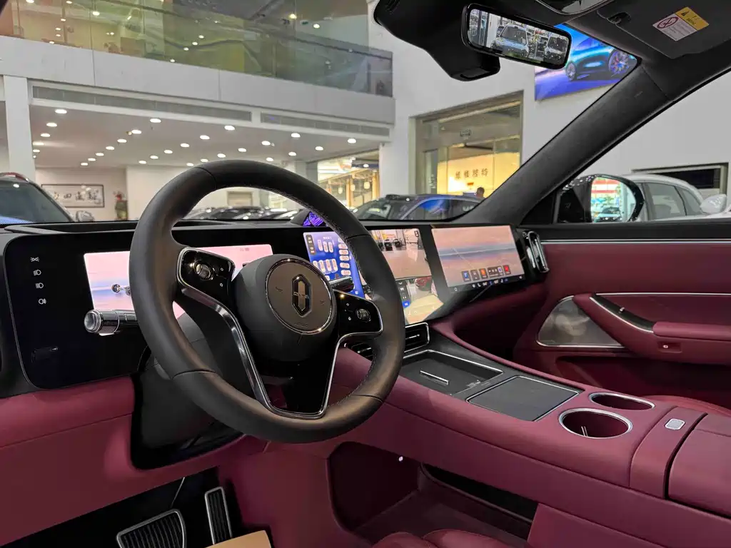 SUV M8 2025 Edition Range-Extended Ultra Version 53.4kWh 5-Seat Version 192-line LiDAR)