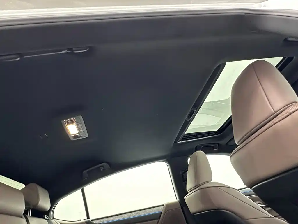 Lexus ES 2025 300h Premium Edition