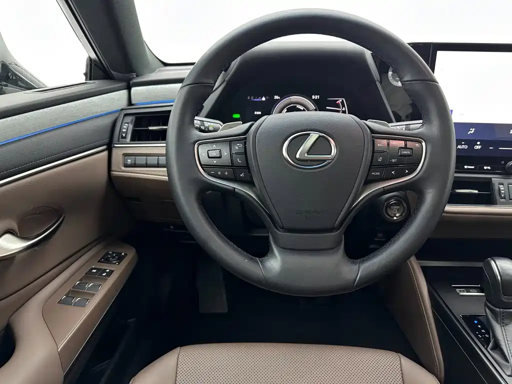 Lexus ES 2025 300h Premium Edition