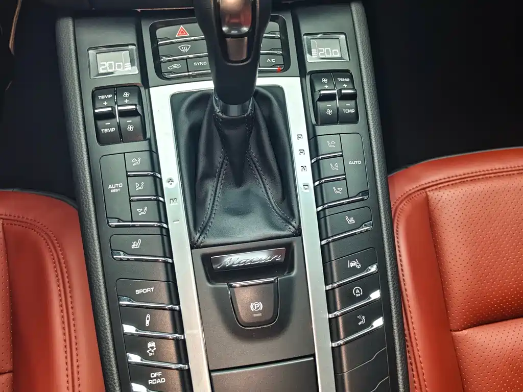 Macan 2021 2.0T